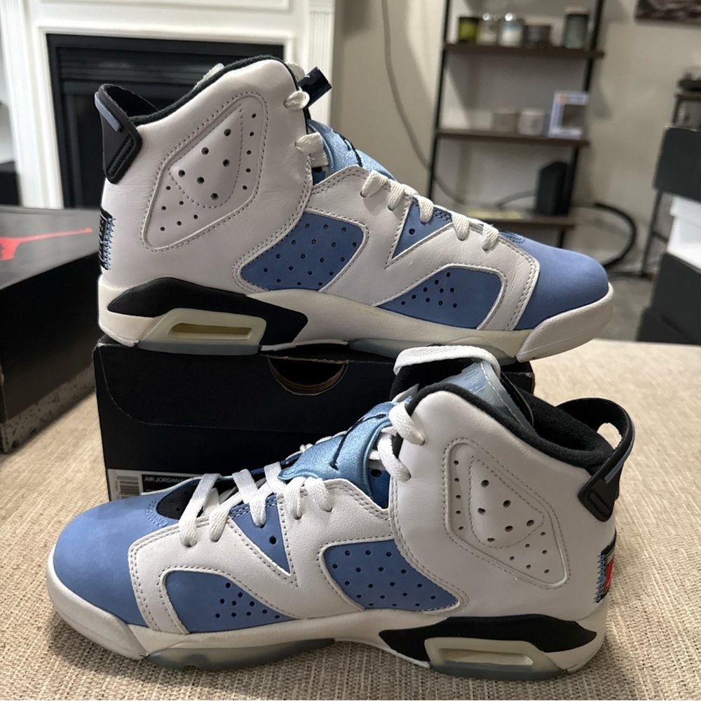 Nike Air Jordan 6 Retro UNC White University Blue 384665-410 Size GS 7Y 8.5 W